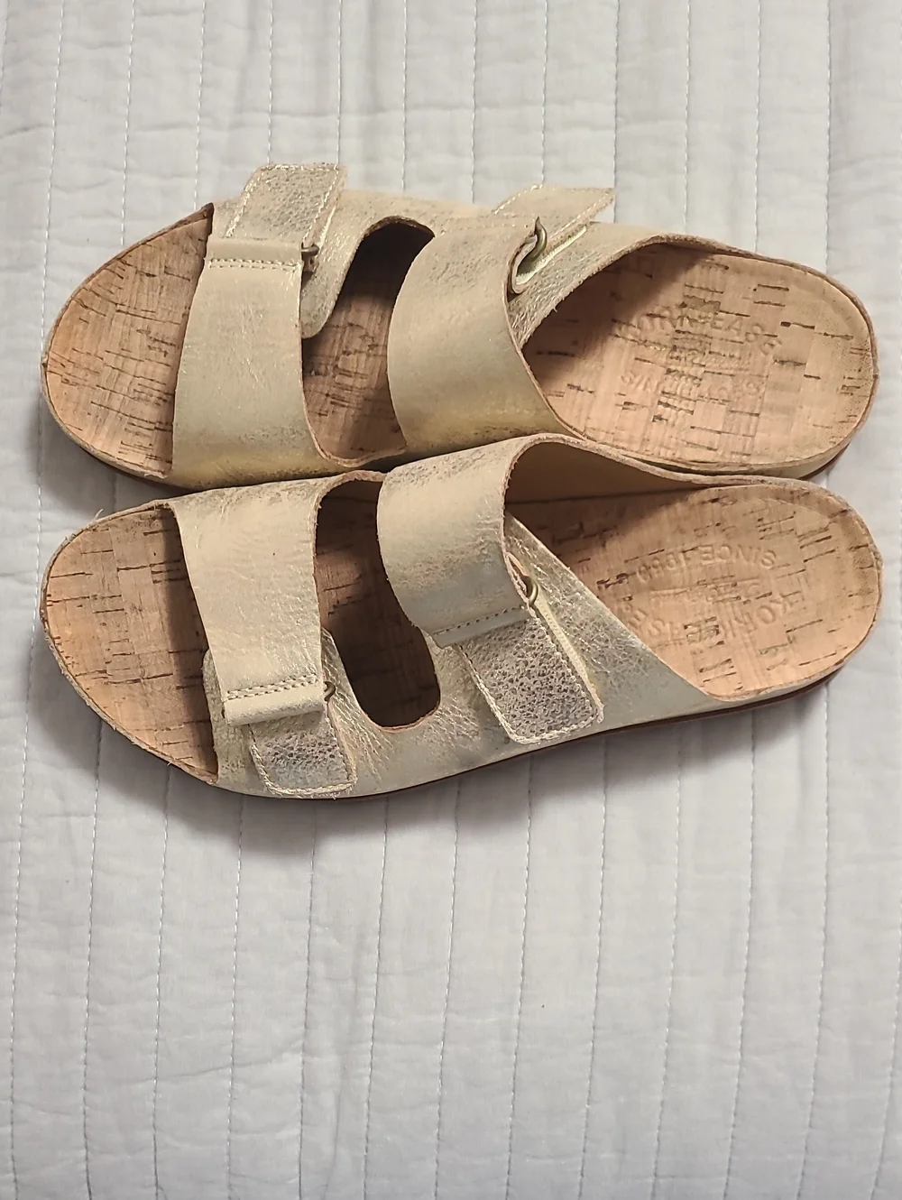 Korks Ease Women's Double Strap Platform Gold Sandals Sz 9M